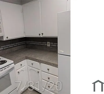 2266 W Princeton Ave — Photo 8