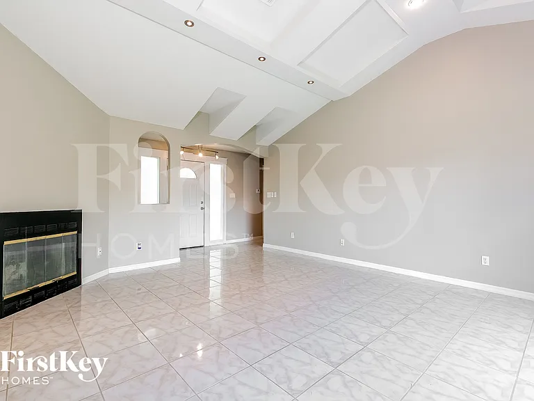 1003 Faircloth Ct — Photo 4