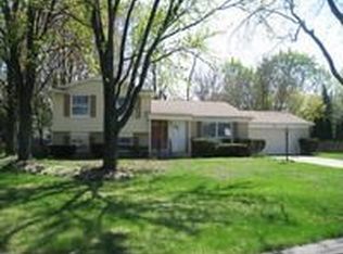 85 Scottsdale Dr, Troy, MI 48084