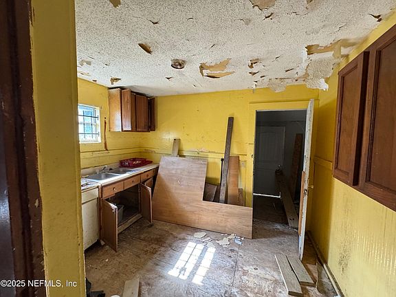 3rd image of 1355 W 23RD Street