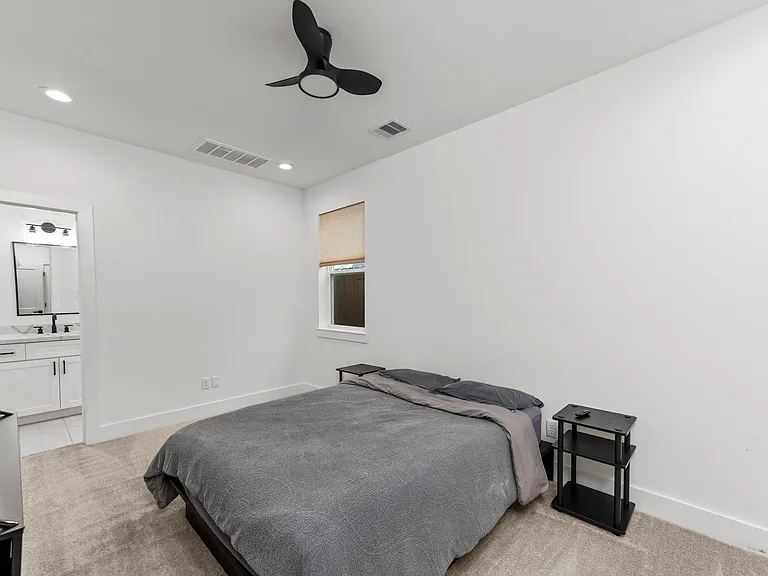 3030 Live Oak St — Photo 24