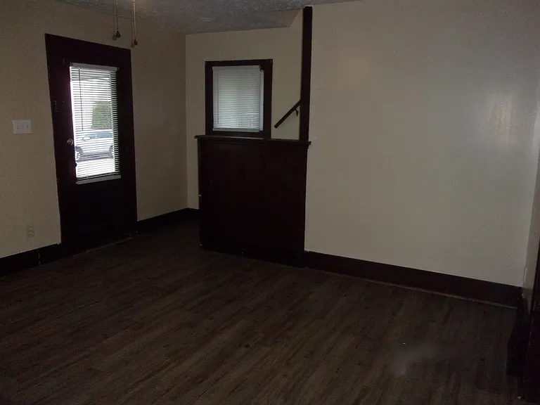 430 Keenan Ave — Photo 8