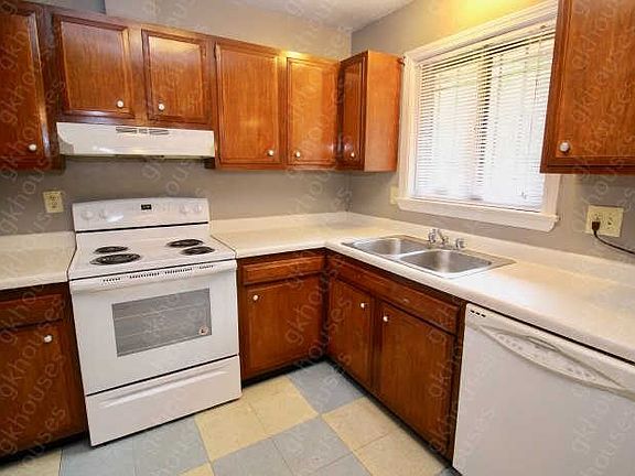 2nd image of 6237 Stockton Dr APT B