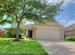 2921 Autumnbrook Ln, Pearland, TX 77584