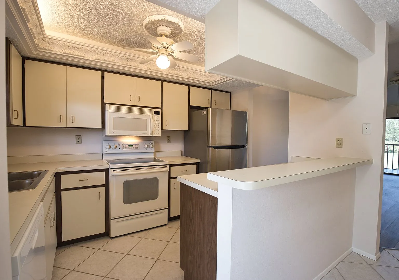 Annual Unfurnished 2 Bed 1 Bath Second Floor Condo located in Par Four at Capri Isles! — Photo 4