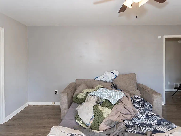 2411 Hunt Club Rd — Photo 5