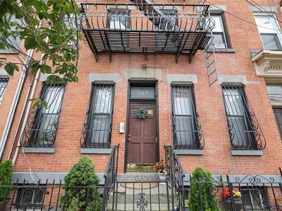 167 Christopher Columbus Dr APT 4R, Jersey City, NJ, 07302