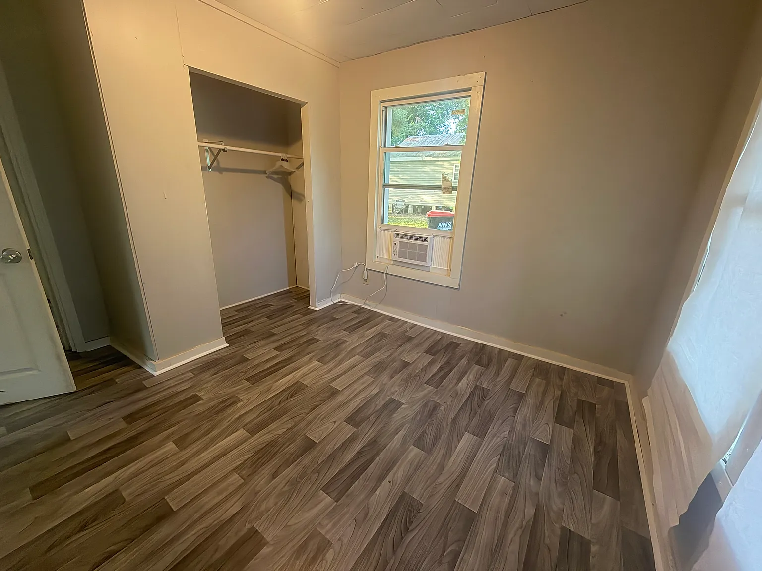 2 bed, 900 sqft, $800 — Photo 2