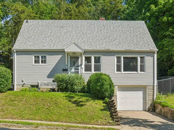 855 Kirkwood St, Dubuque, IA 52001