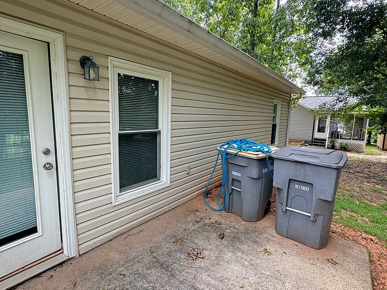 1210 Ridgewood Dr — Photo 13