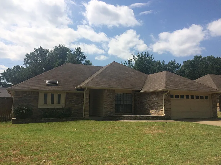 128 NE Brushy Mound Rd — Photo 1