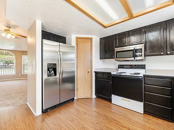 5th image of 1661 E Pineridge Dr