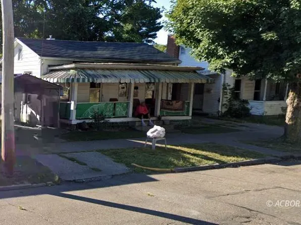 653 3rd Ave, Gallipolis, OH 45631