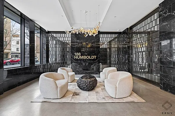 Entry / hallway, photo 2