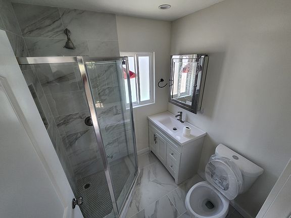5th image of 20935 Saticoy St