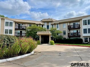 4000 S 56th St APT 128C, Lincoln, NE 68506