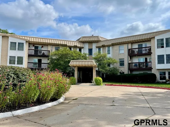 4000 S 56th St APT 128C, Lincoln, NE 68506