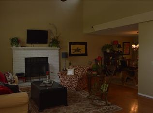 1863 E Harold St, Fayetteville, AR 72703