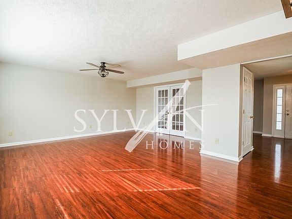5th image of 929 Heatherwood Dr