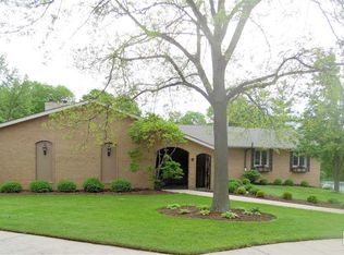 6 Hillcrest Ct, Washington, IL