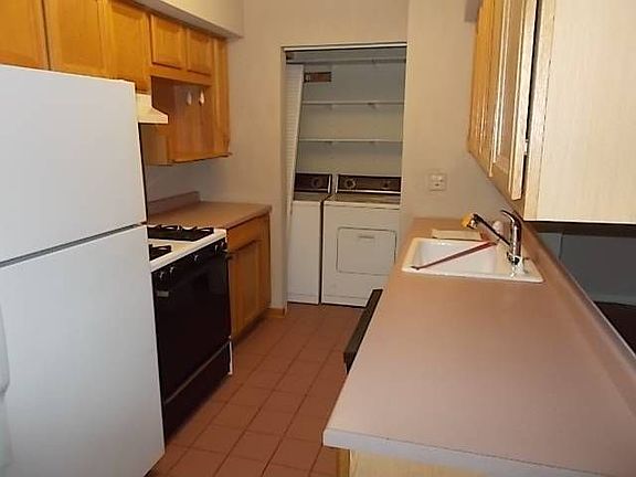 5th image of 1436 Cove Dr