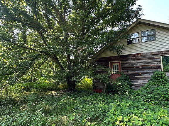 4th image of 419 Ashe Cabin Hollow Rd