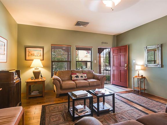 2nd image of 4720 Vista Del Sol