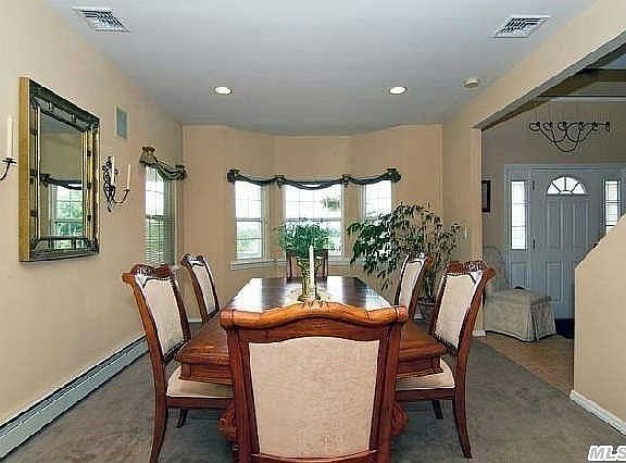 3rd image of 61 Lidge Dr