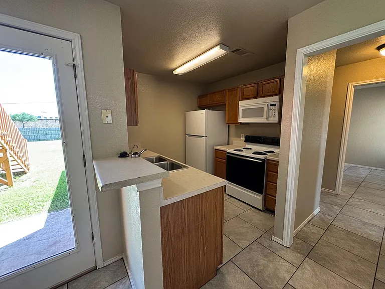5702 Greengate Dr — Photo 26