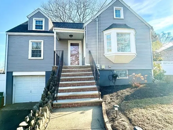 220 Parkland Ave, Lynn, MA 01905