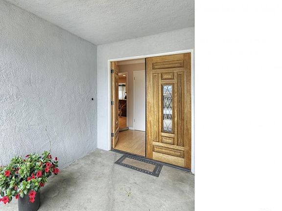 4th image of 2737 Mayfield Ave