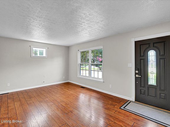 3rd image of 258 Fortney Ln