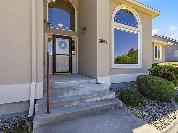 2nd image of 3608 Mesquite Dr