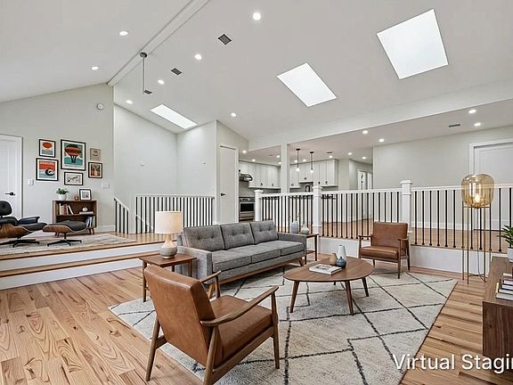 3rd image of 927 Pavonia Ave #2