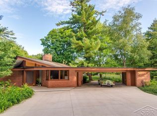 3410 Applewood Rd, Midland, MI 48640