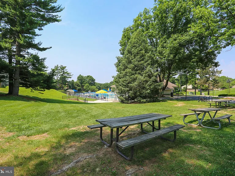 18722 Walkers Choice Rd #4 — Photo 43