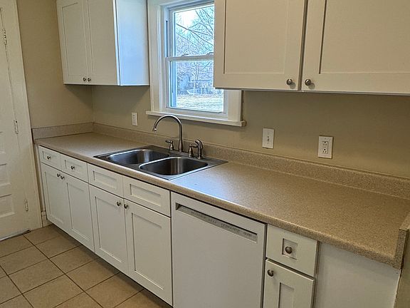 2nd image of 1536 Curry Dr