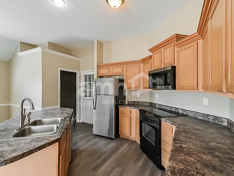 5216 Rockyford Ln — Photo 5