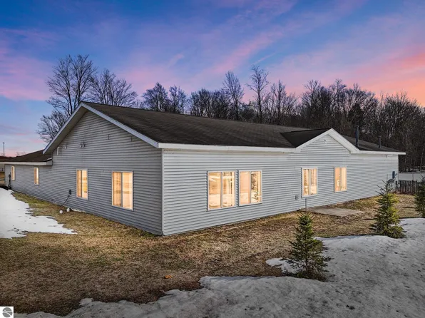 522 W Union St APT B, Lake City, MI 49651