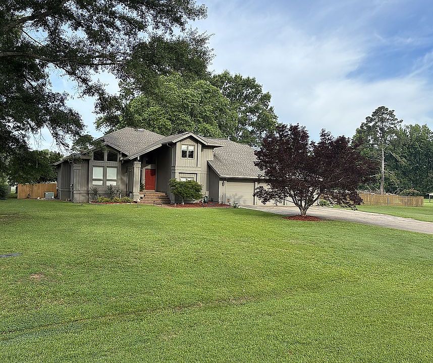 1st image of 8291 Fairway Dr