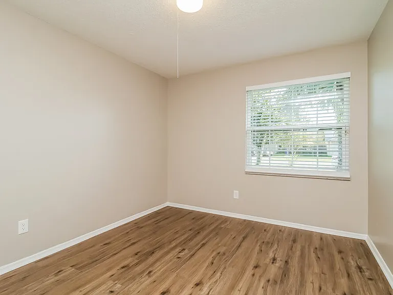 1533 Colony Ave — Photo 12