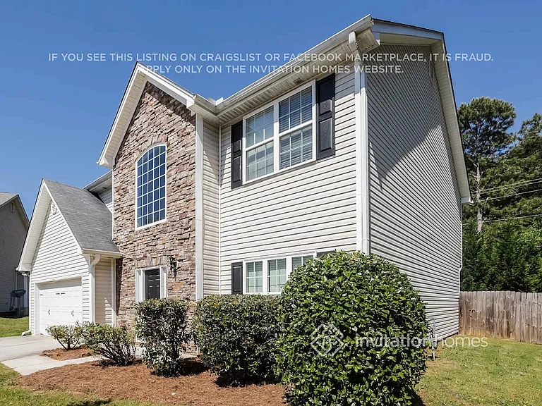 925 Lakeside Ct — Photo 3