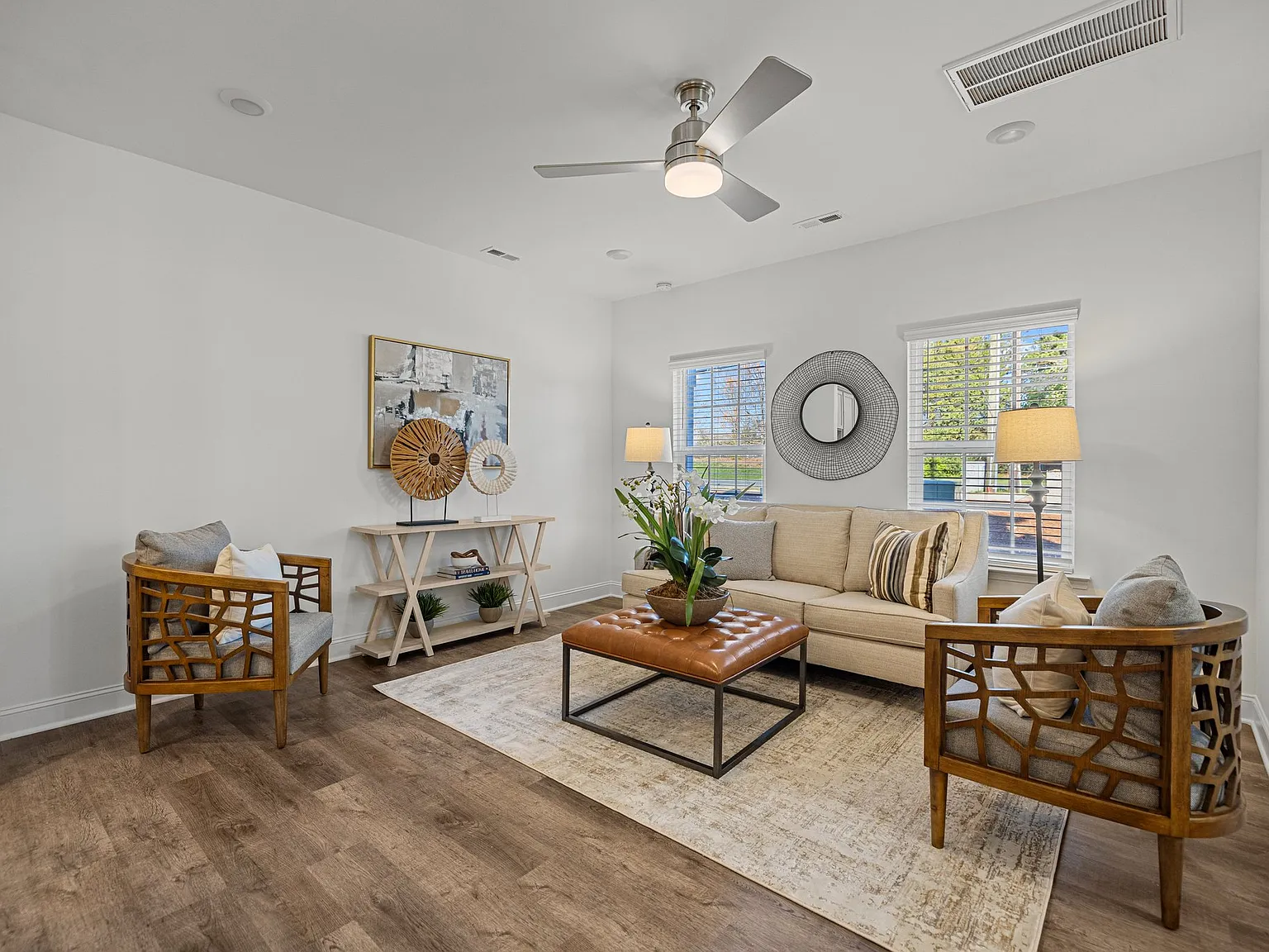 3 bed, 1385 sqft, $2,650 — Photo 3