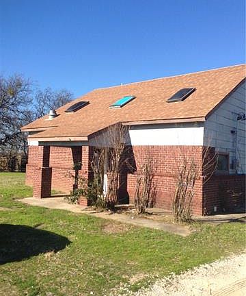 5th image of 136 Jenny Ln
