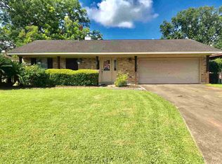 611 N 35th St, Nederland, TX 77627