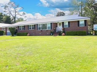 1621 Camellia Dr, Waycross, GA 31501
