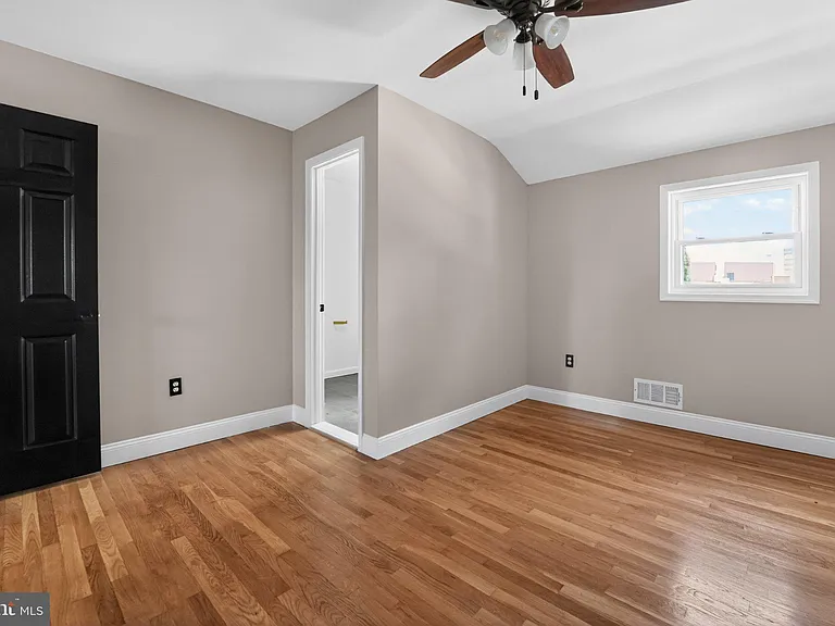 643 S Wickham Rd — Photo 29