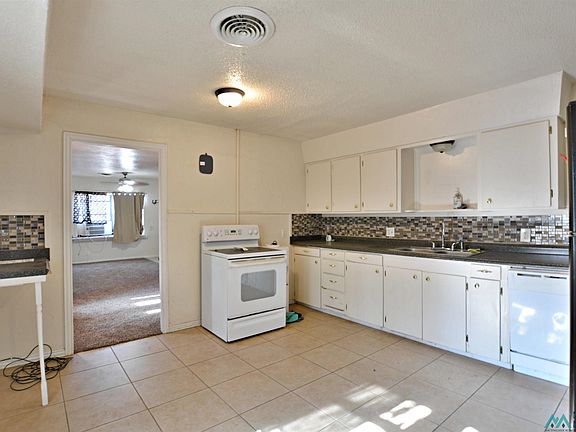 4th image of 1115 W 3rd St