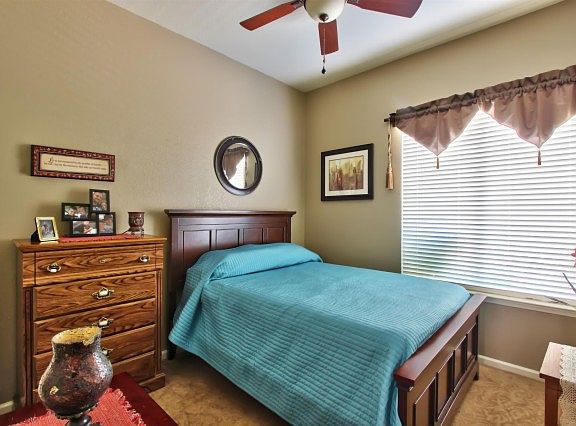 3rd image of 3437 Yorktown Dr
