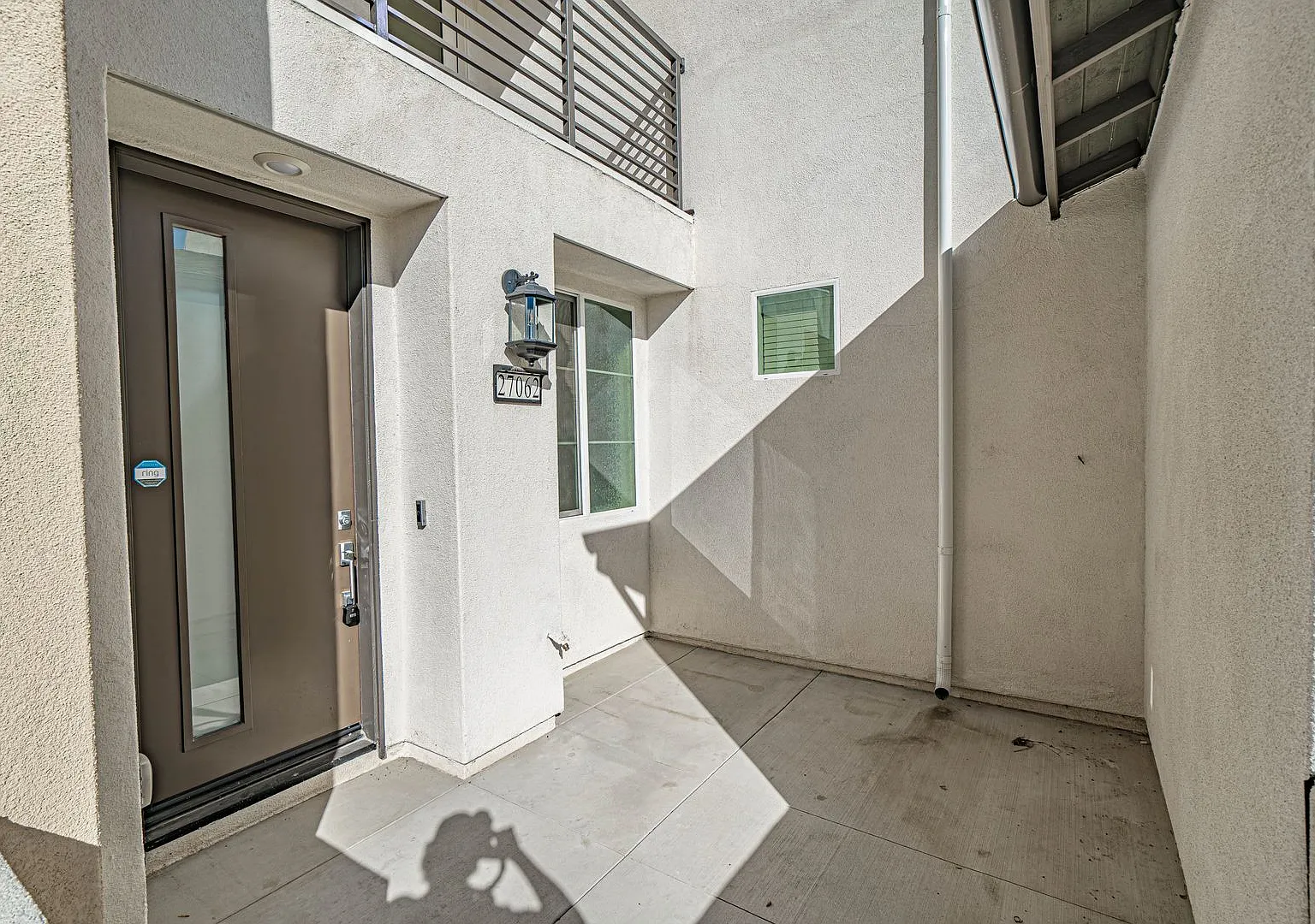 Five Points - 2 Bedroom Townhome for Rent in Valencia. — Photo 3
